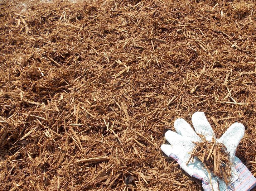 Premium 2-cu.ft Red Oak Hardwood Mulch - Cornerstone Landscape Supply